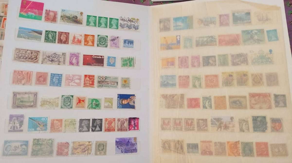 Stamp Album Hard Cover 9 Page 18 Sides  Mix World (NOT CHECKED)