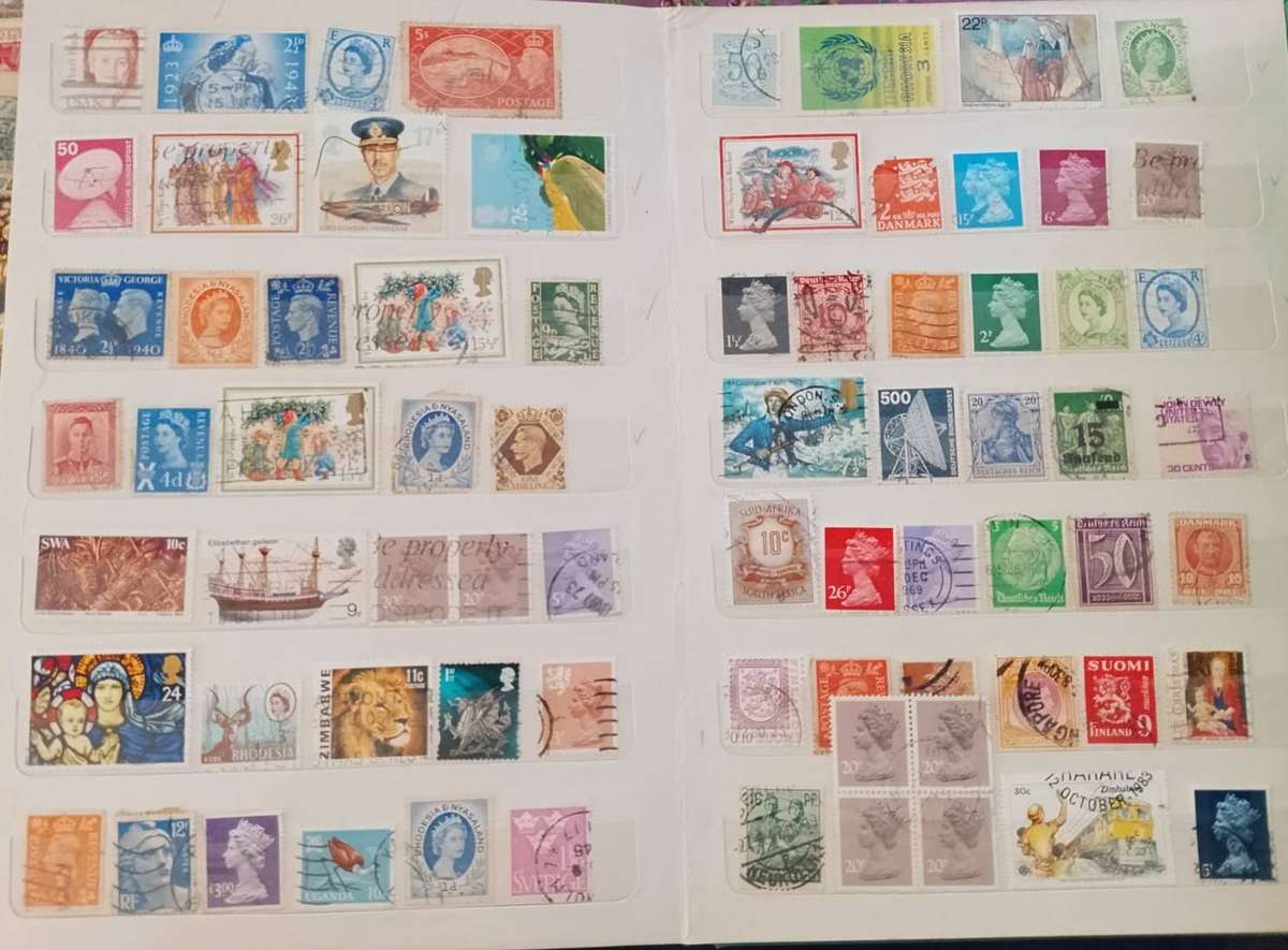 Stamp Album Hard Cover 9 Page 18 Sides  Mix World (NOT CHECKED)