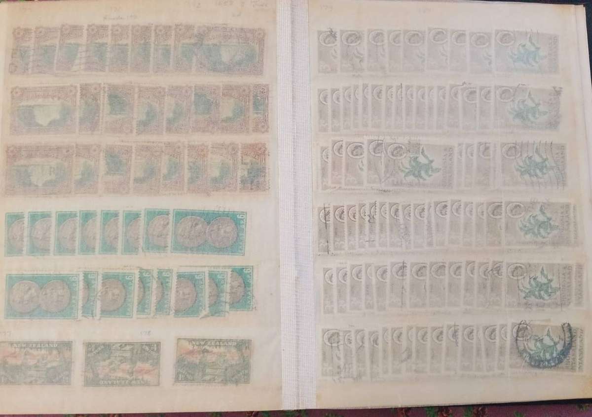 Stamp Album Hard Cover 8 Page 16 Sides  Mix World (NOT CHECKED)