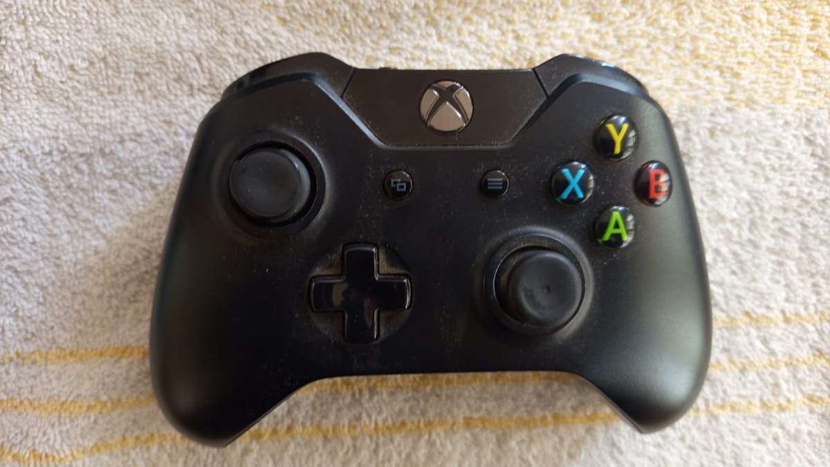 Xbox one controller (Read Discription)