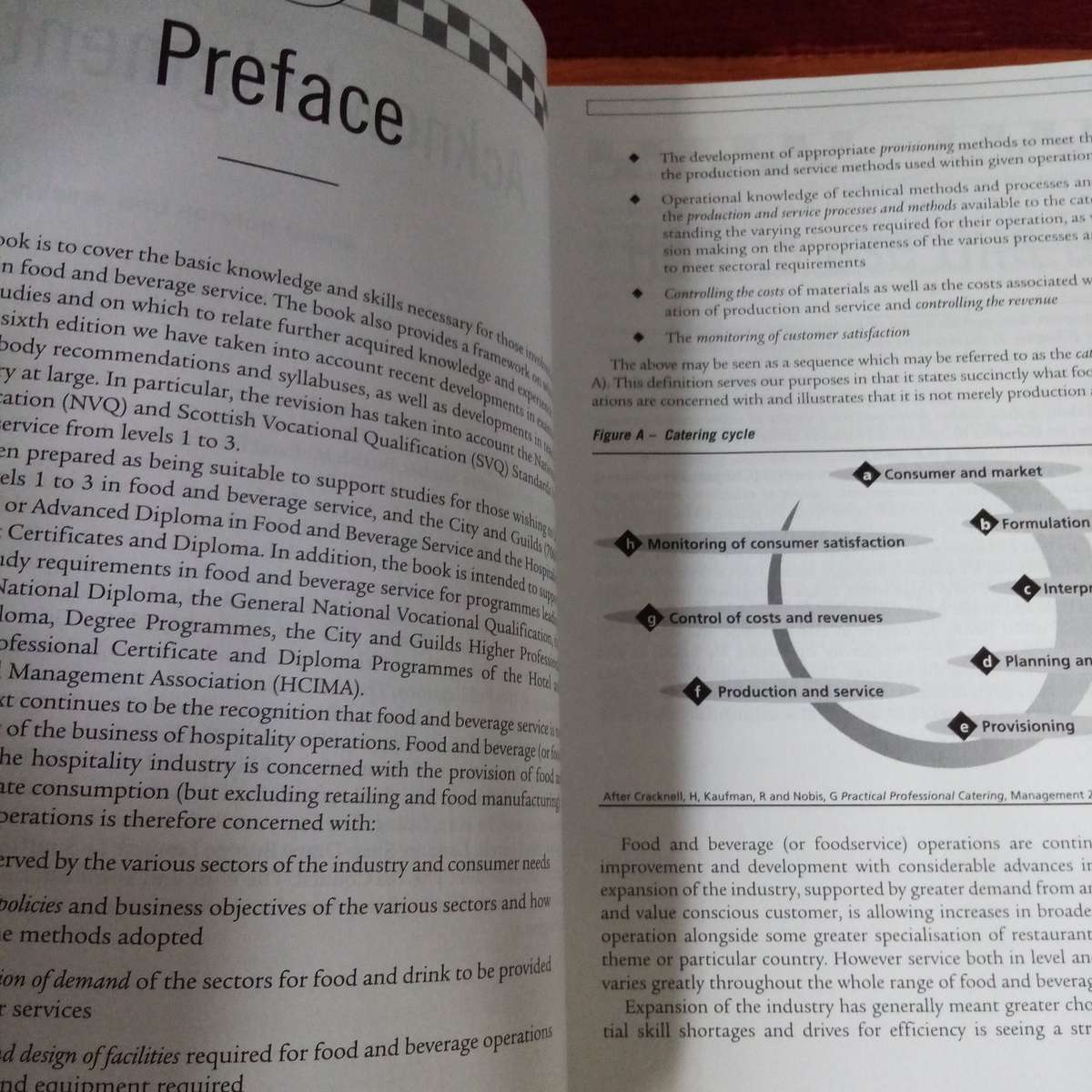 Food and Beverage Service, 6th Edition - Comprehensive Guide for Hospitality Professionals