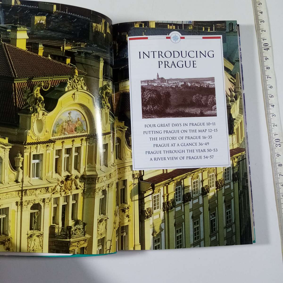 DK Eyewitness Travel Guide: Prague  Top Sights, Maps & Travel Tips