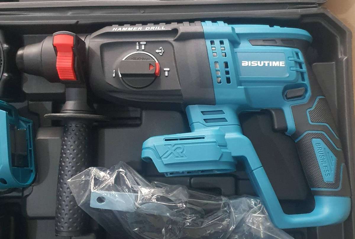 4 in 1 Cordless Power Tool set. 2 X  Lithium  batteries