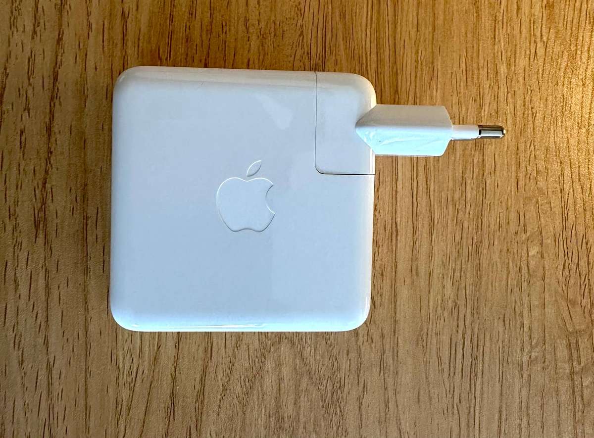 Genuine Apple 61W USB-C Power Adapter A1947  Excellent Condition