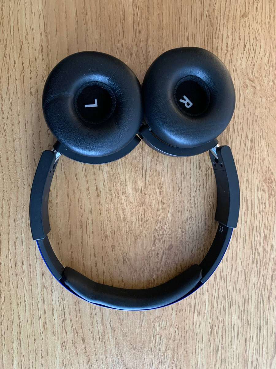 AKG Y50BT Bluetooth On-Ear Headphones | New Ear Pads | AUX & Charging Cable Included