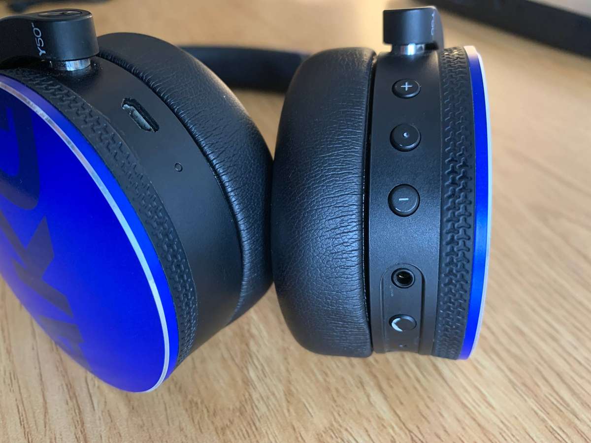 AKG Y50BT Bluetooth On-Ear Headphones | New Ear Pads | AUX & Charging Cable Included