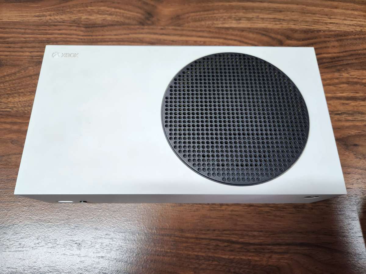 Xbox Series S 512GB + Controller | Excellent Condition!