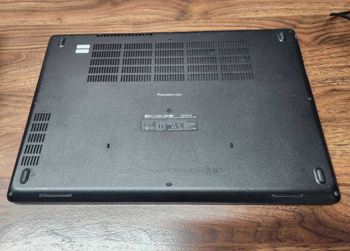 Dell Precision 3520 - i7 | 32GB Ram | 512GB NVME | NVIDIA Quadro 2GB DDR5