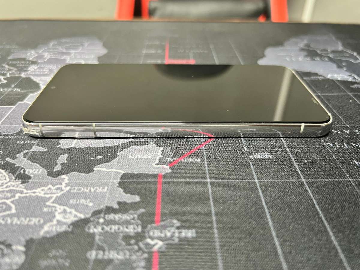 Samsung Galaxy S22 256GB (Mint Condition)