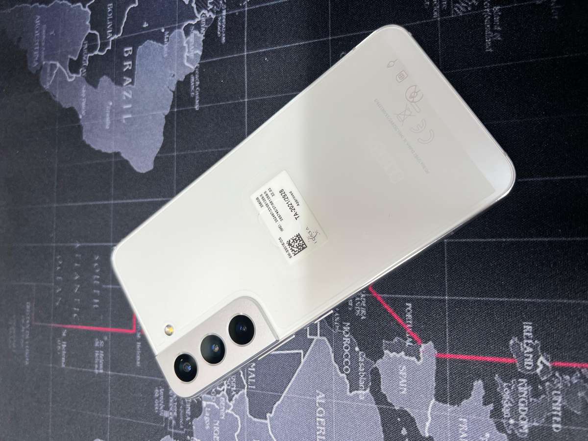 Samsung Galaxy S22 256GB (Mint Condition)