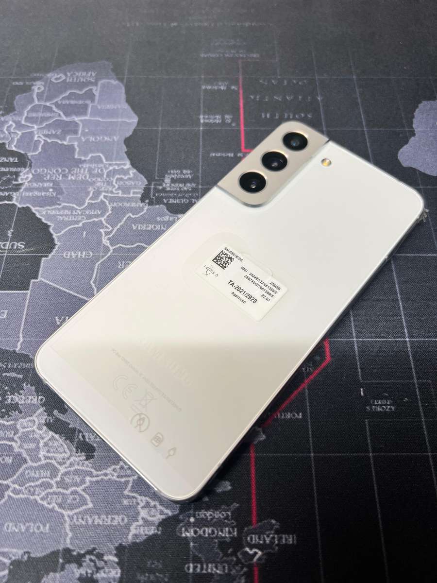 Samsung Galaxy S22 256GB (Mint Condition)