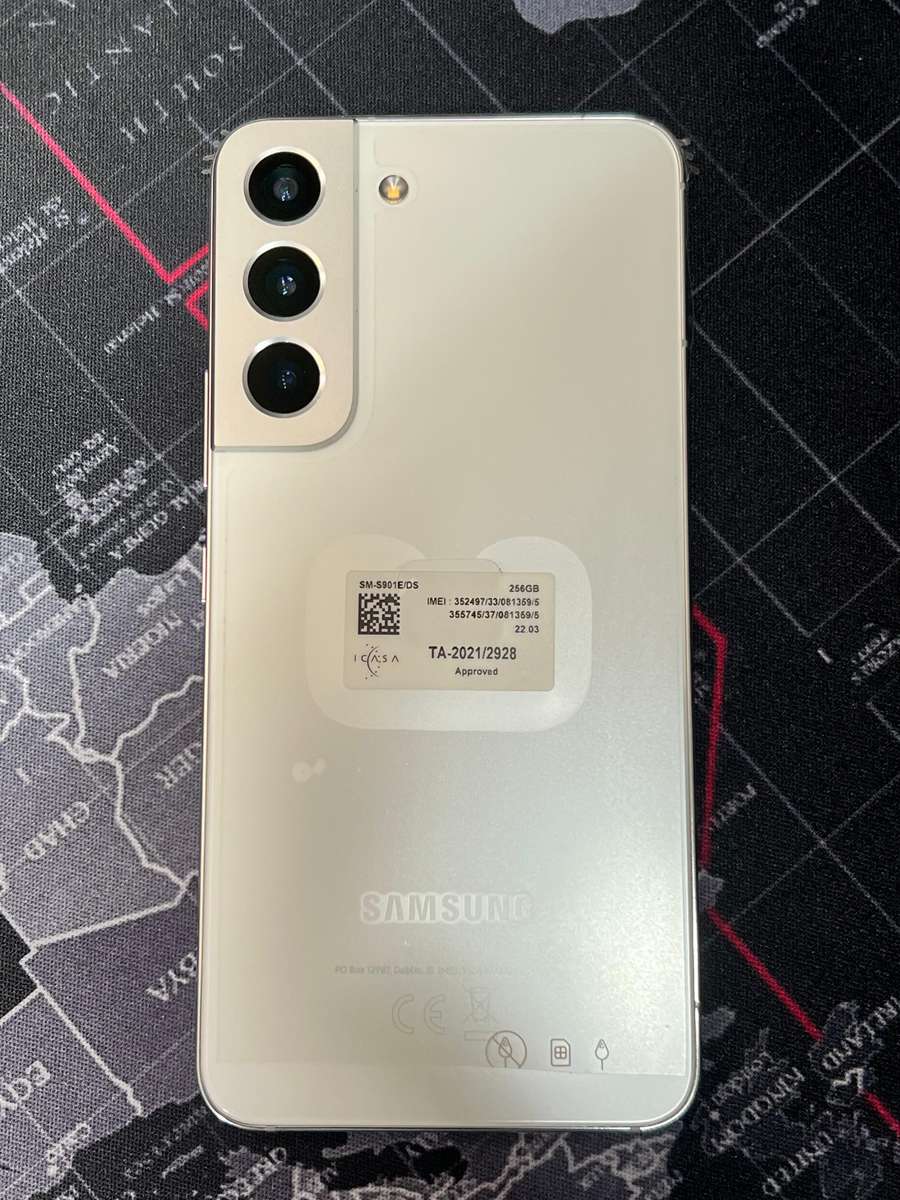 Samsung Galaxy S22 256GB (Mint Condition)