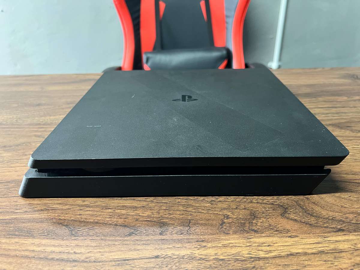 Playstation 4 Slim 500GB + Extras