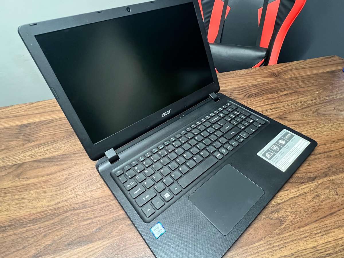 Acer Aspire ES 15 - i5 7TH Gen