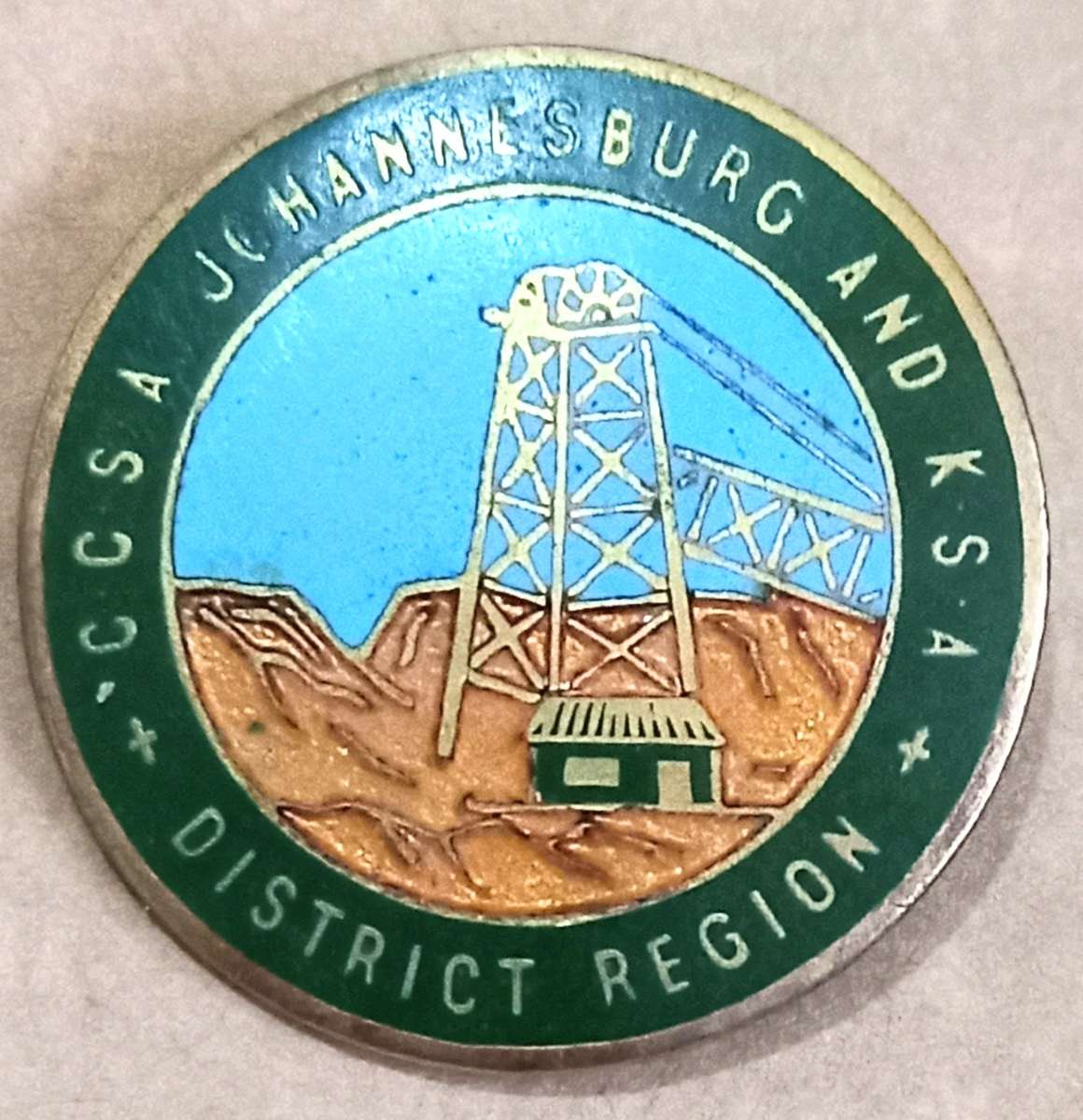 Various vintage Caravan Club badges. As per pictures