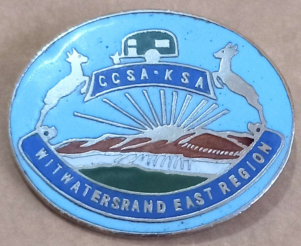 Various vintage Caravan Club badges. As per pictures