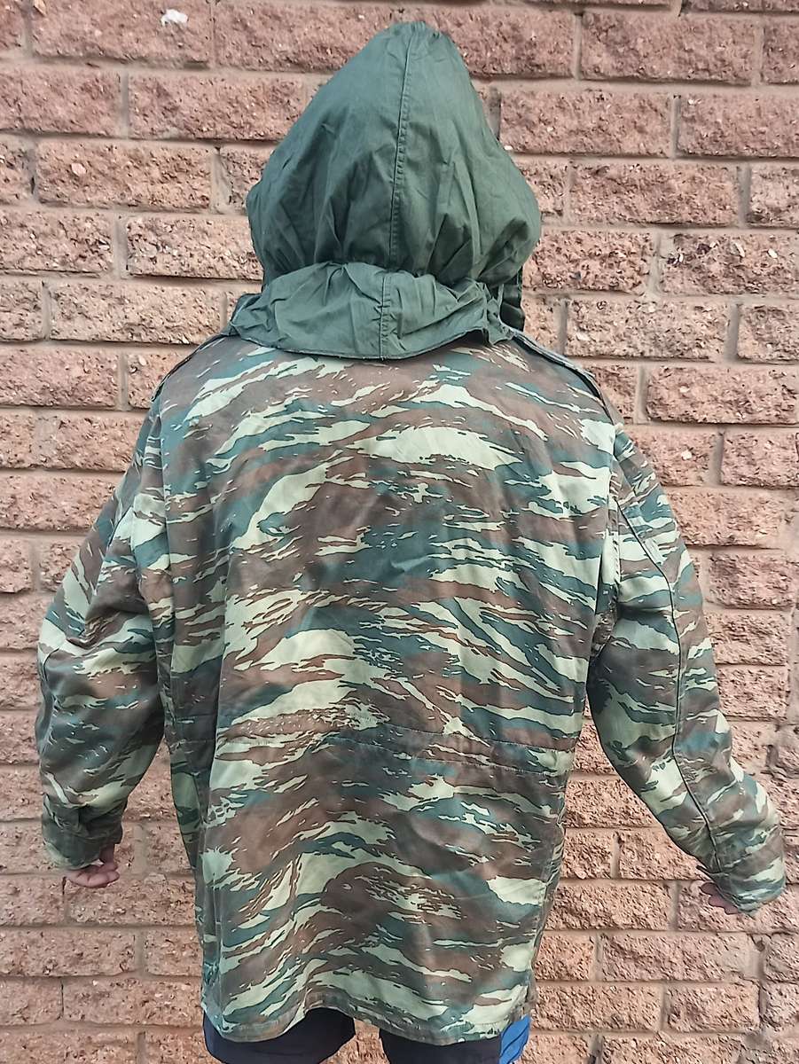 XL Military Camo Jacket as per pictures