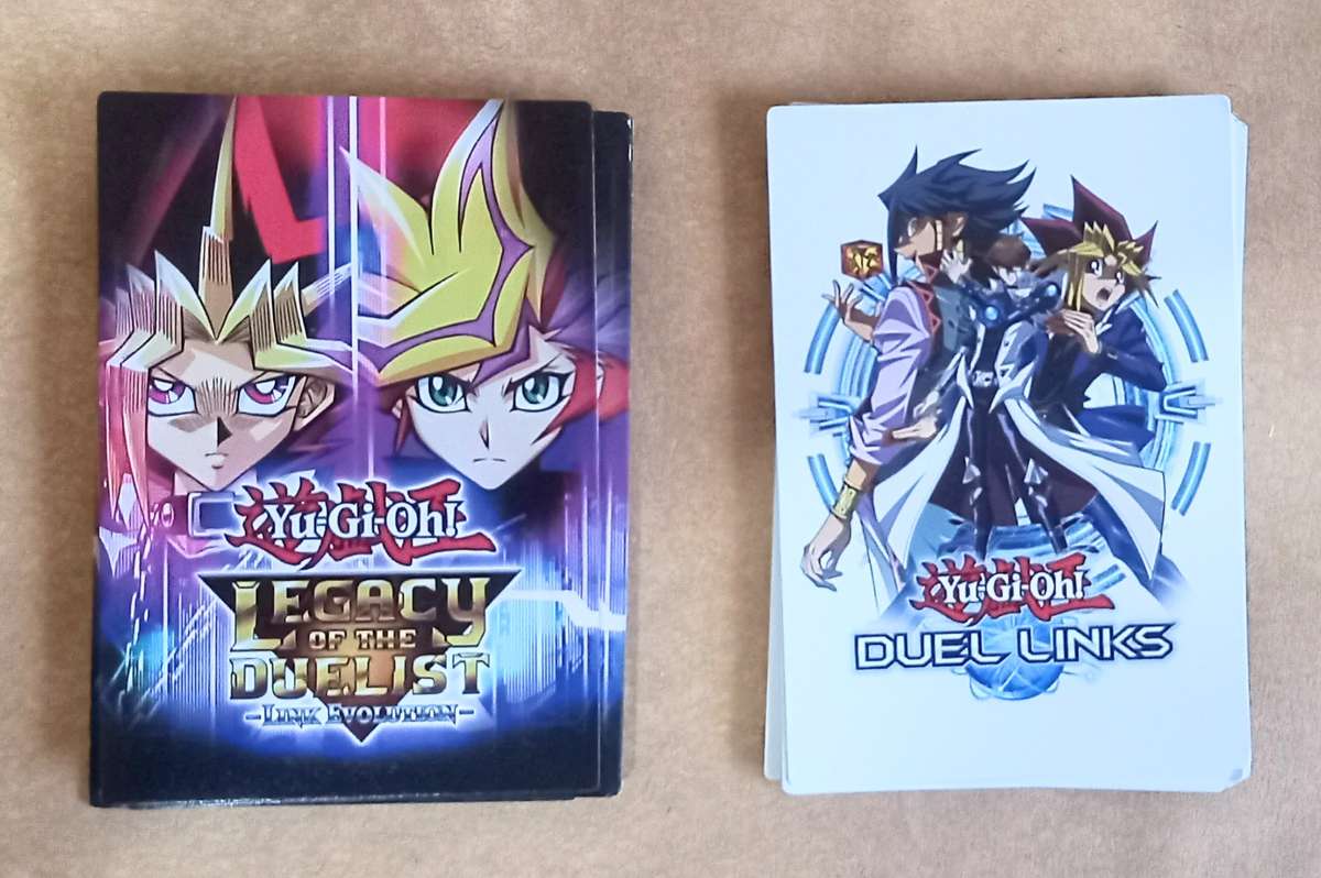 Yu-Gi-Oh ! 2019 Gold Sarcophagus Tin with Various content as per pictures