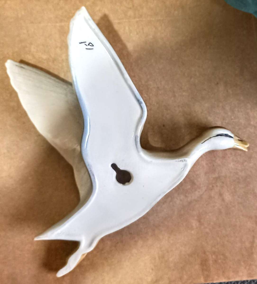 Rare Vintage wall mounted Ceramic Flying Duck. 15.5cm x 17.5cm