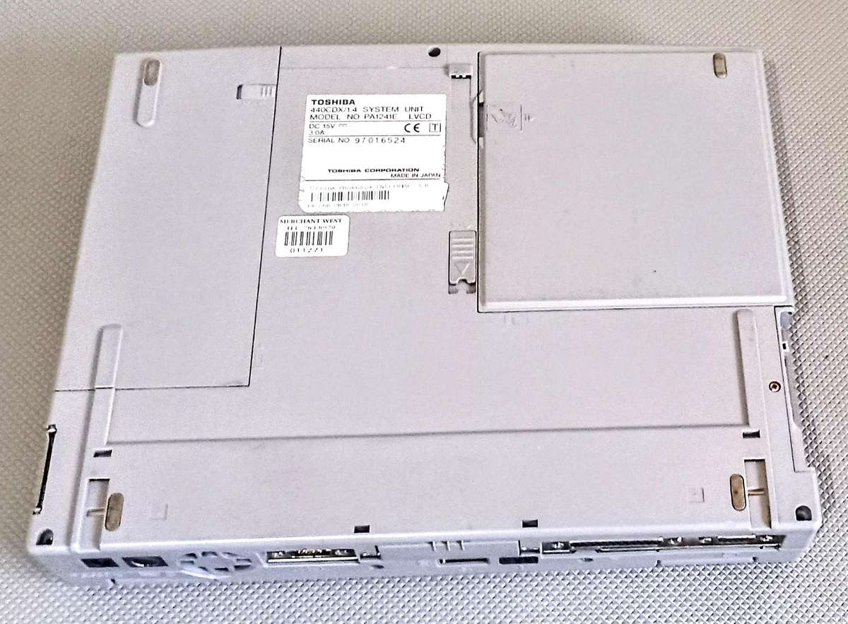 Vintage Windows 98 Toshiba Satellite Pro 440CDX Laptop Bundle in Working Condition