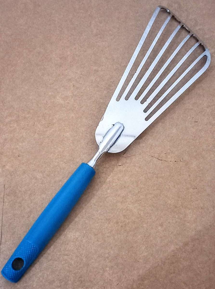 Vintage 1960s Mid Century Kitchen Utensil Flipper / Lifter /  With plastic handle by Skyline England