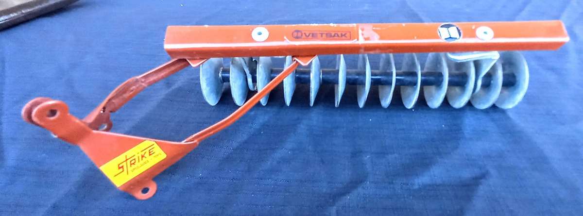 Rare Vintage Metal Strike Toys / Speelgoed Vetsak Disc Plough 26cm Length