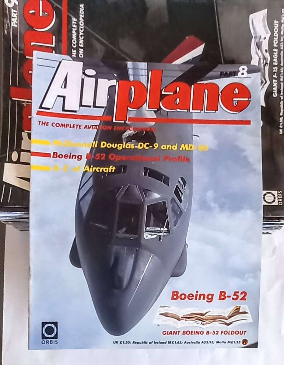 37 x Airplane Encyclopedia Magazine Books with Posters