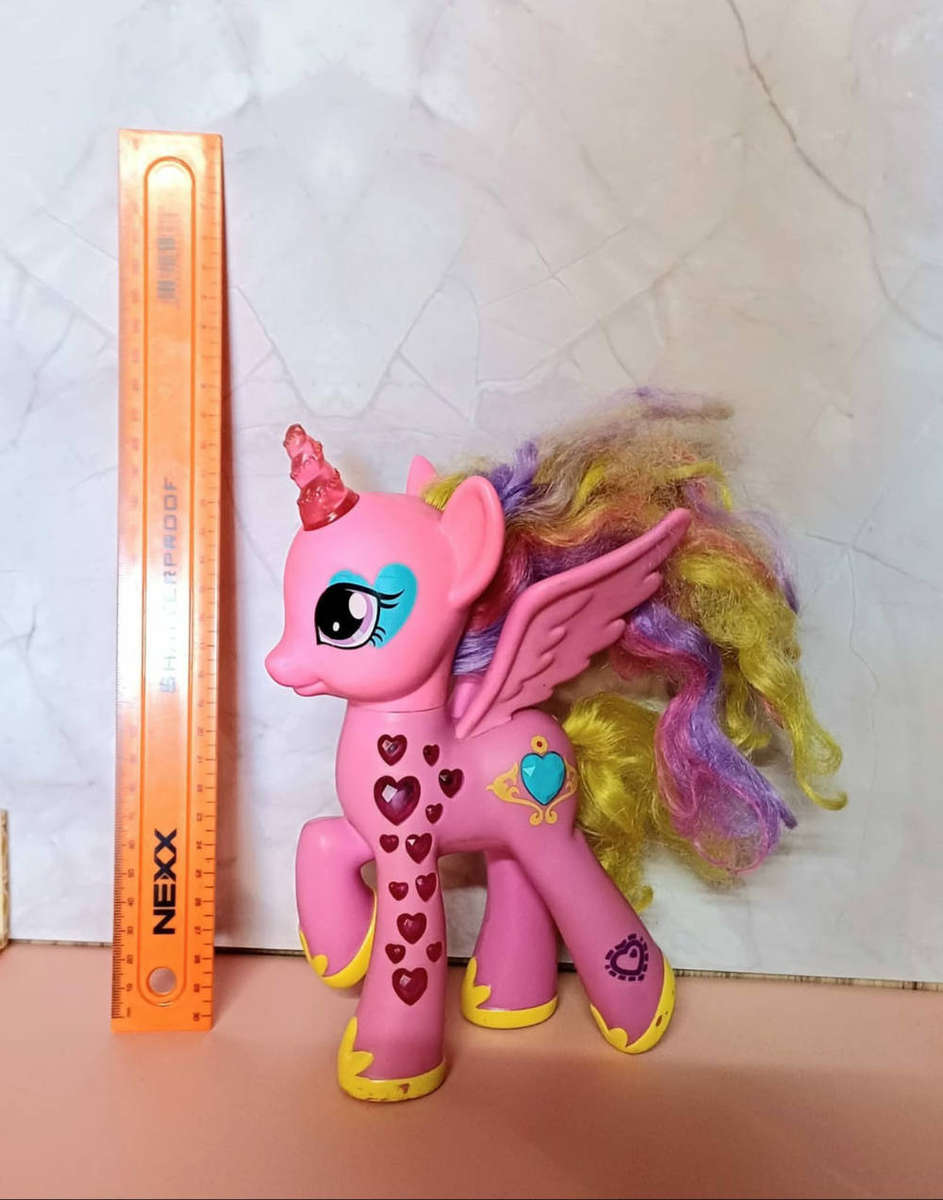 2014 Hasbro My Little Pony Glowing Hearts Princess Cadance