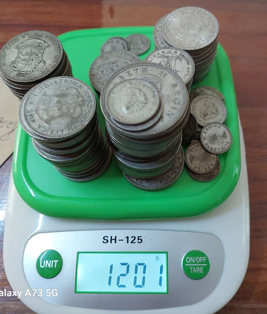 Lot of union coins 50% silver weight is 1201g
