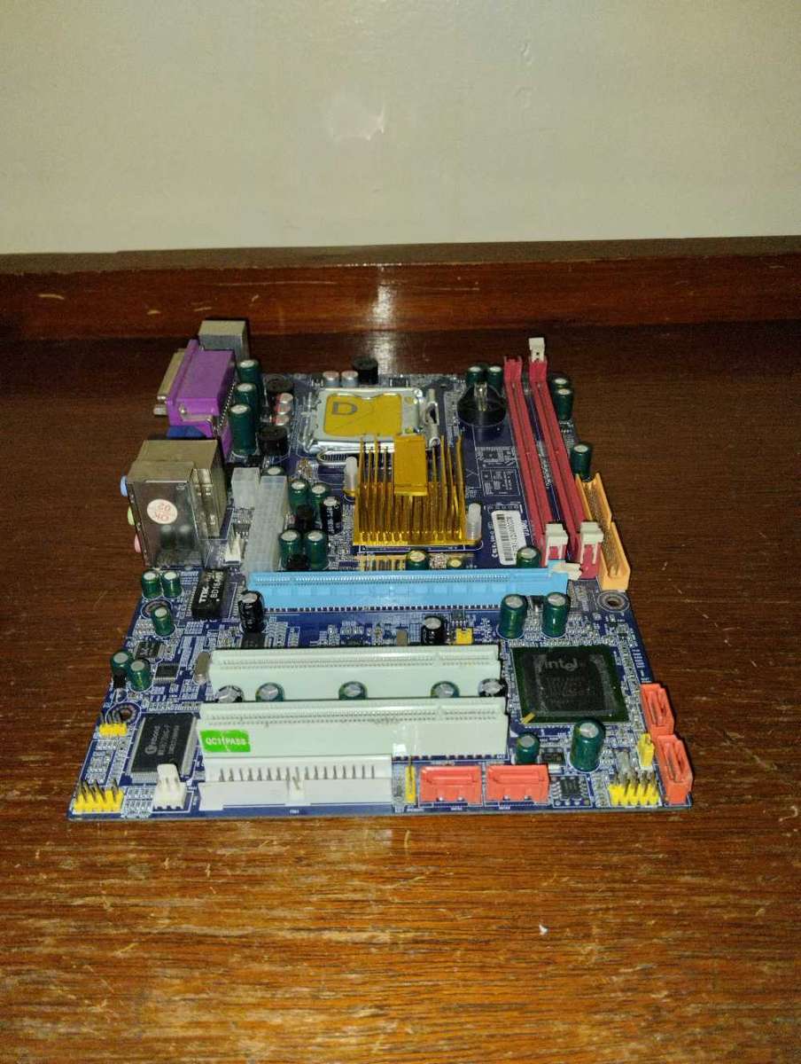 LGA775 MOTHERBOARD
