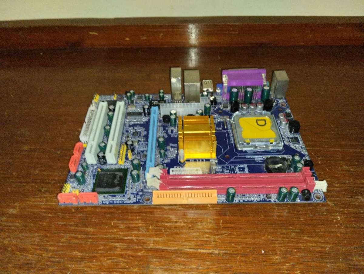 LGA775 MOTHERBOARD