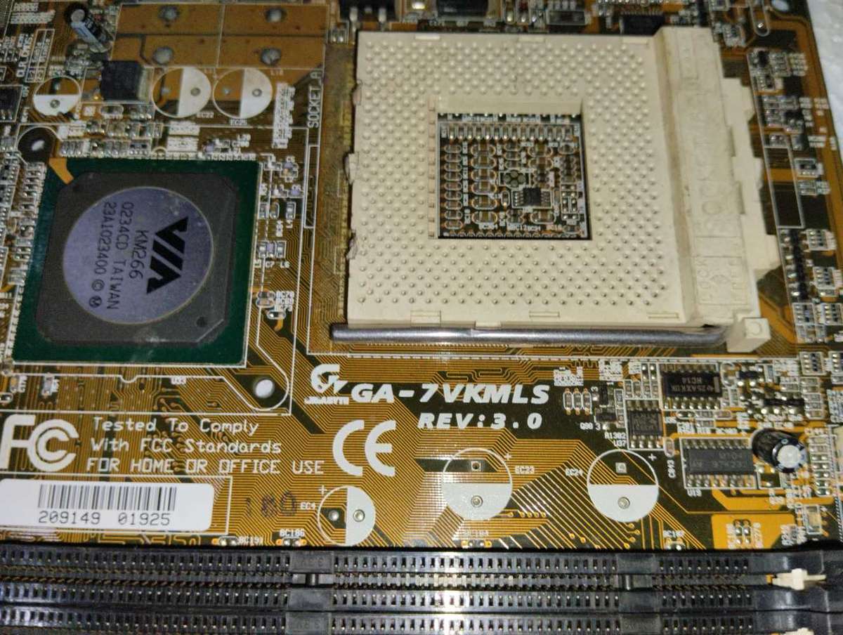 Gigabyte Technology GA-7VKMLS, , Socket A, AMD Motherboard