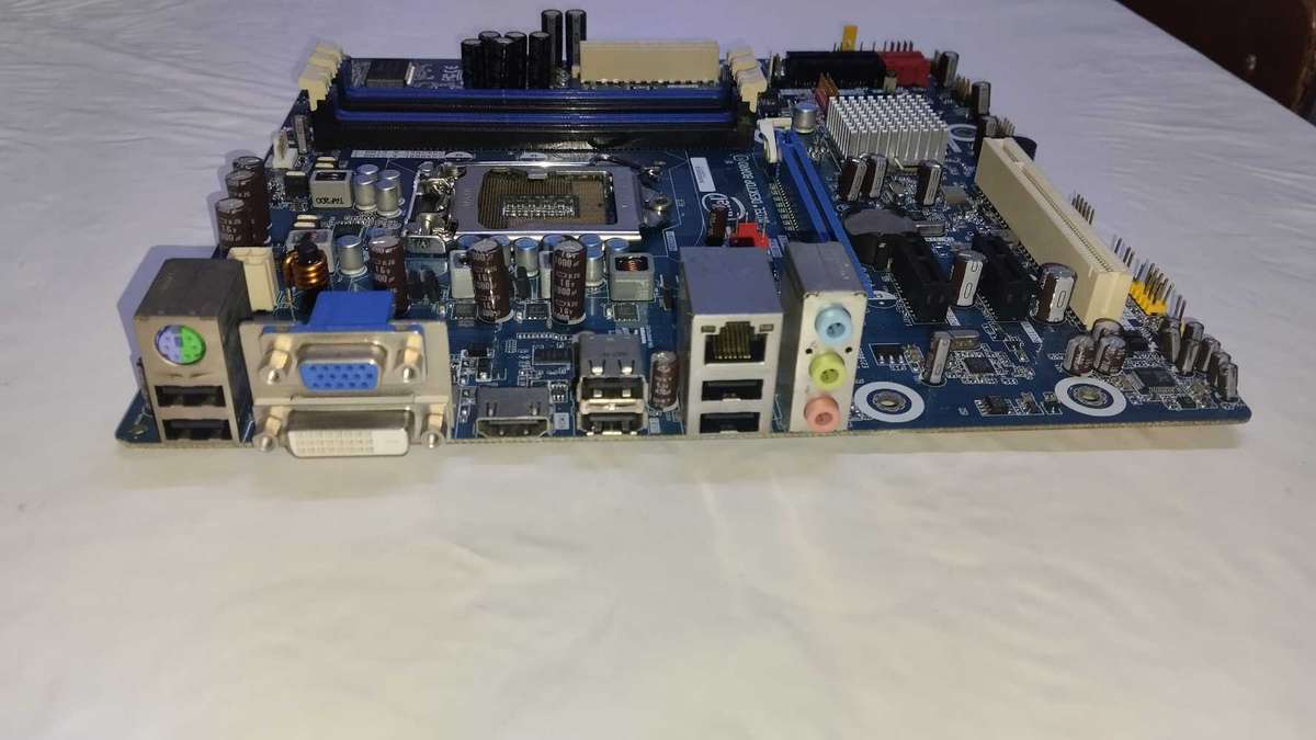 Intel DH55TC Desktop Motherboard LGA 1156 Micro-ATX DDR3 System Board