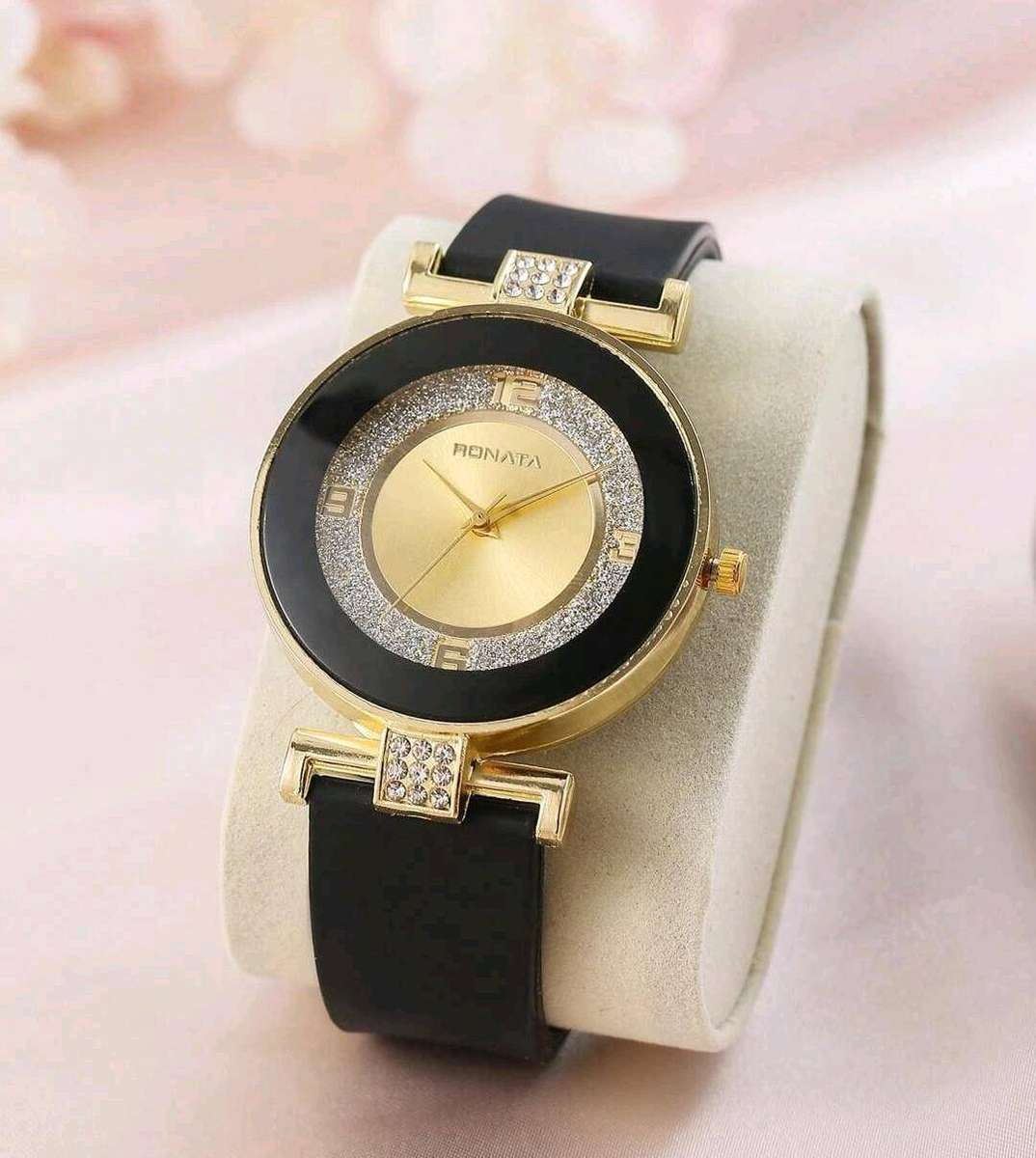 Women beautiful watch