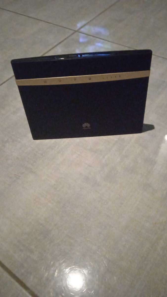 Huawei B525 4G LTE wi-fi router