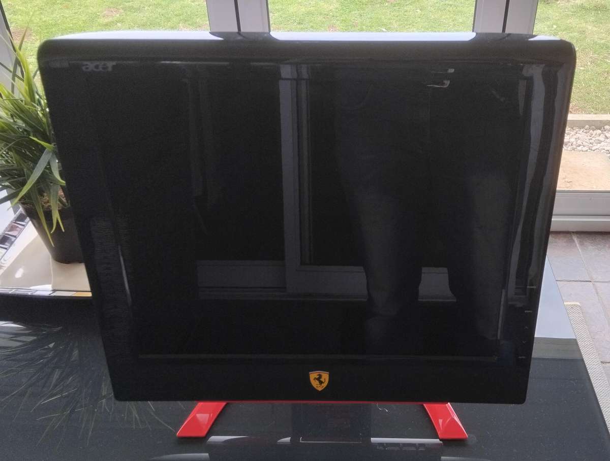 Acer F-19 19" Ferrari Retro Gaming Monitor (RARE, RGB SCART)
