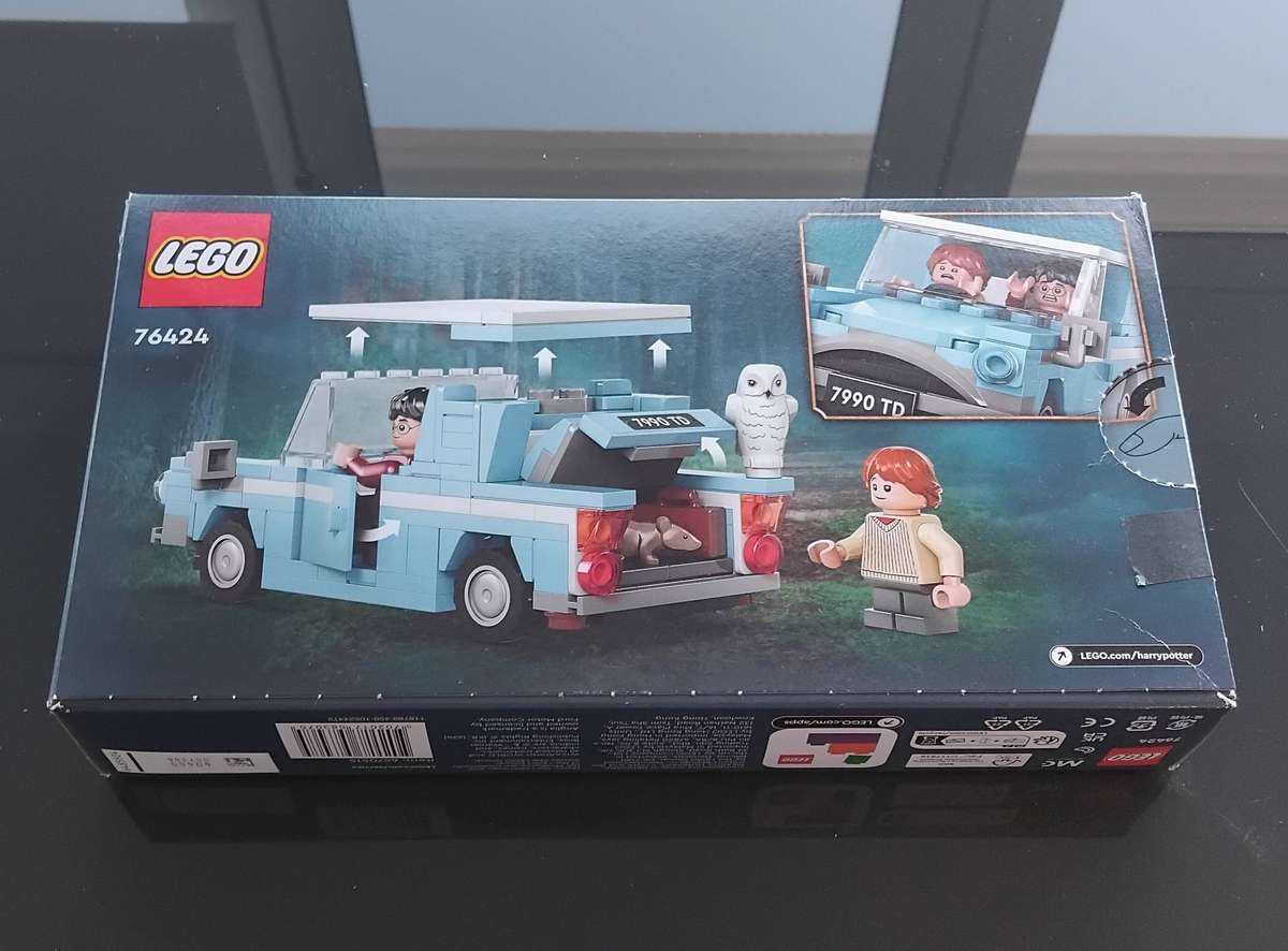 LEGO Harry Potter Flying Ford Anglia 76424 Lego Set