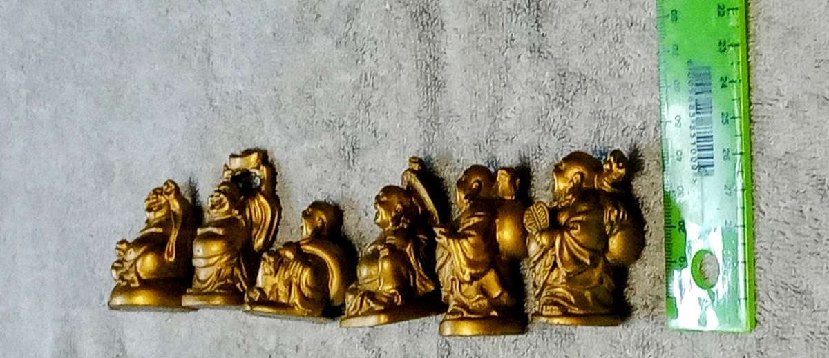 Beautiful Collectable Set of 6 Miniature Laughing Buddhas Gold Tone.