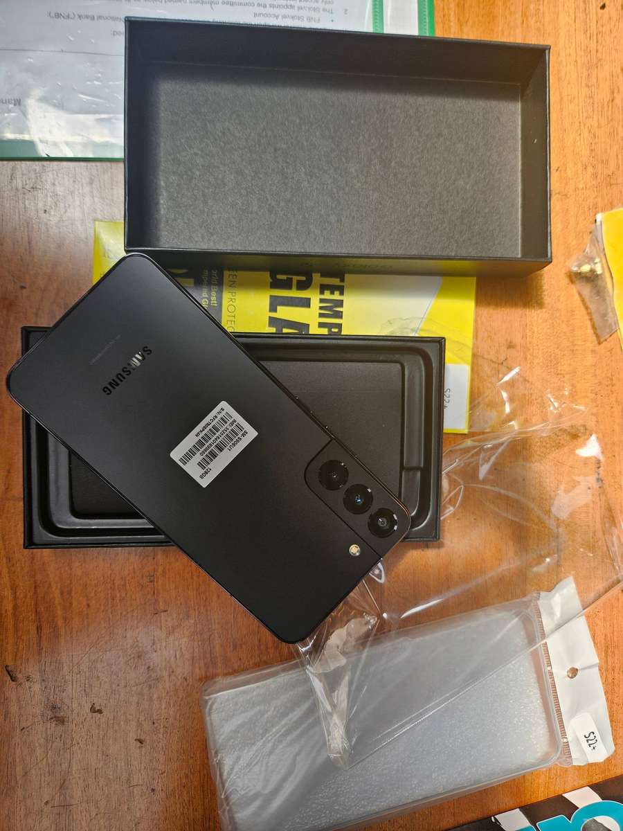 Samsung Galaxy S22+ (128GB/8GB RAM)  Graphite + Box & Extras