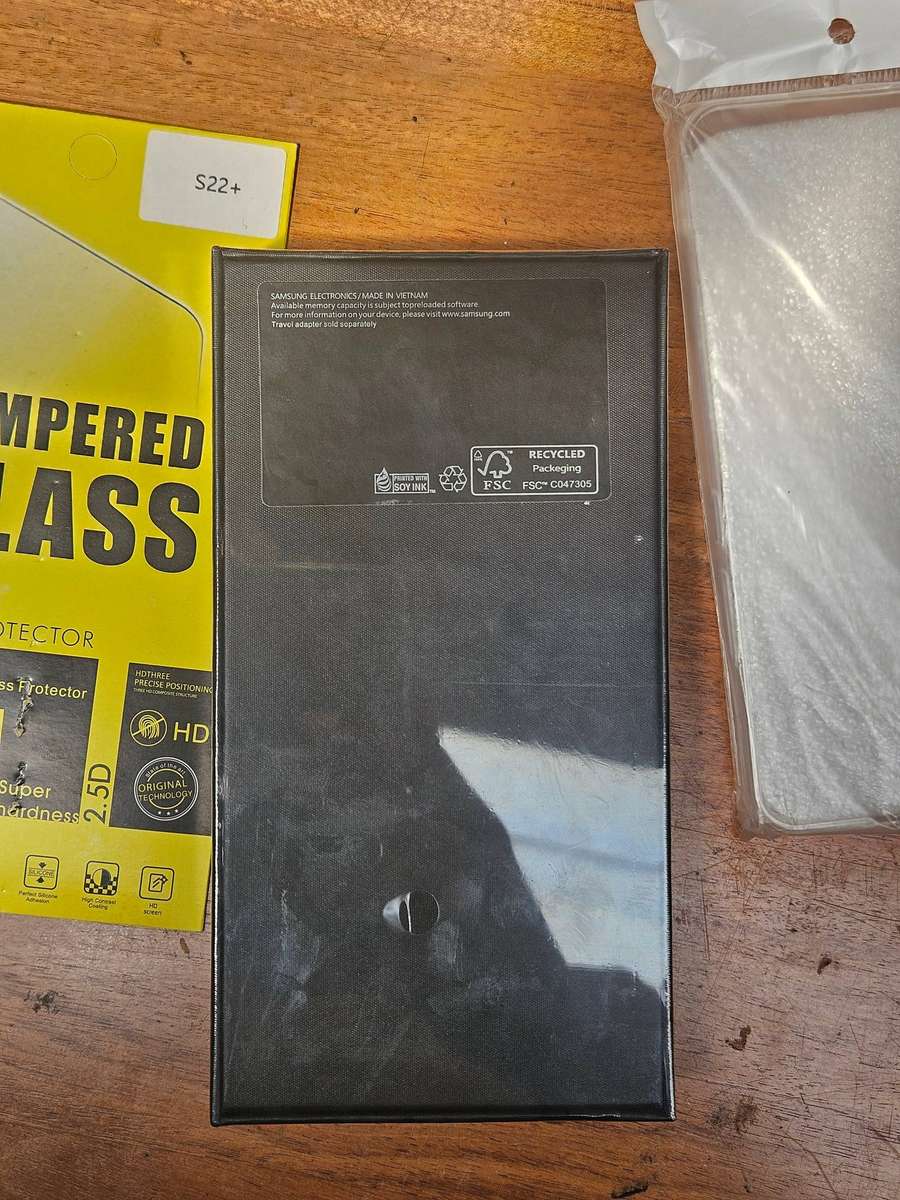 Samsung Galaxy S22+ (128GB/8GB RAM)  Graphite + Box & Extras