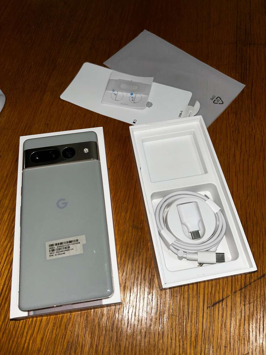 *Bargain* Google Pixel 7 Pro 5G, US Version, 128GB, Hazel - Unlocked + Box & Extras