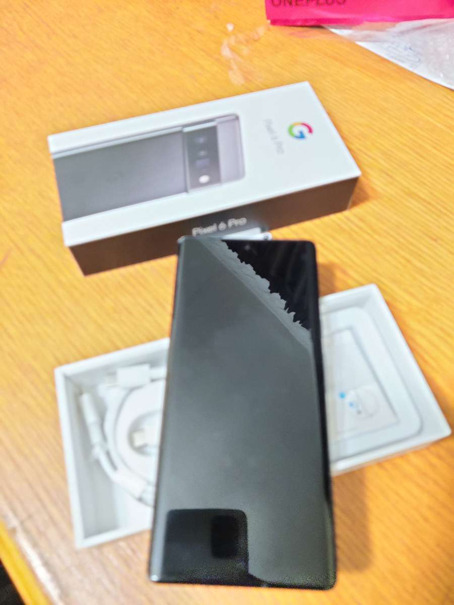 Google Pixel 6 Pro 5G 128G - (Refurbished) - Stormy Black + Box and Extras