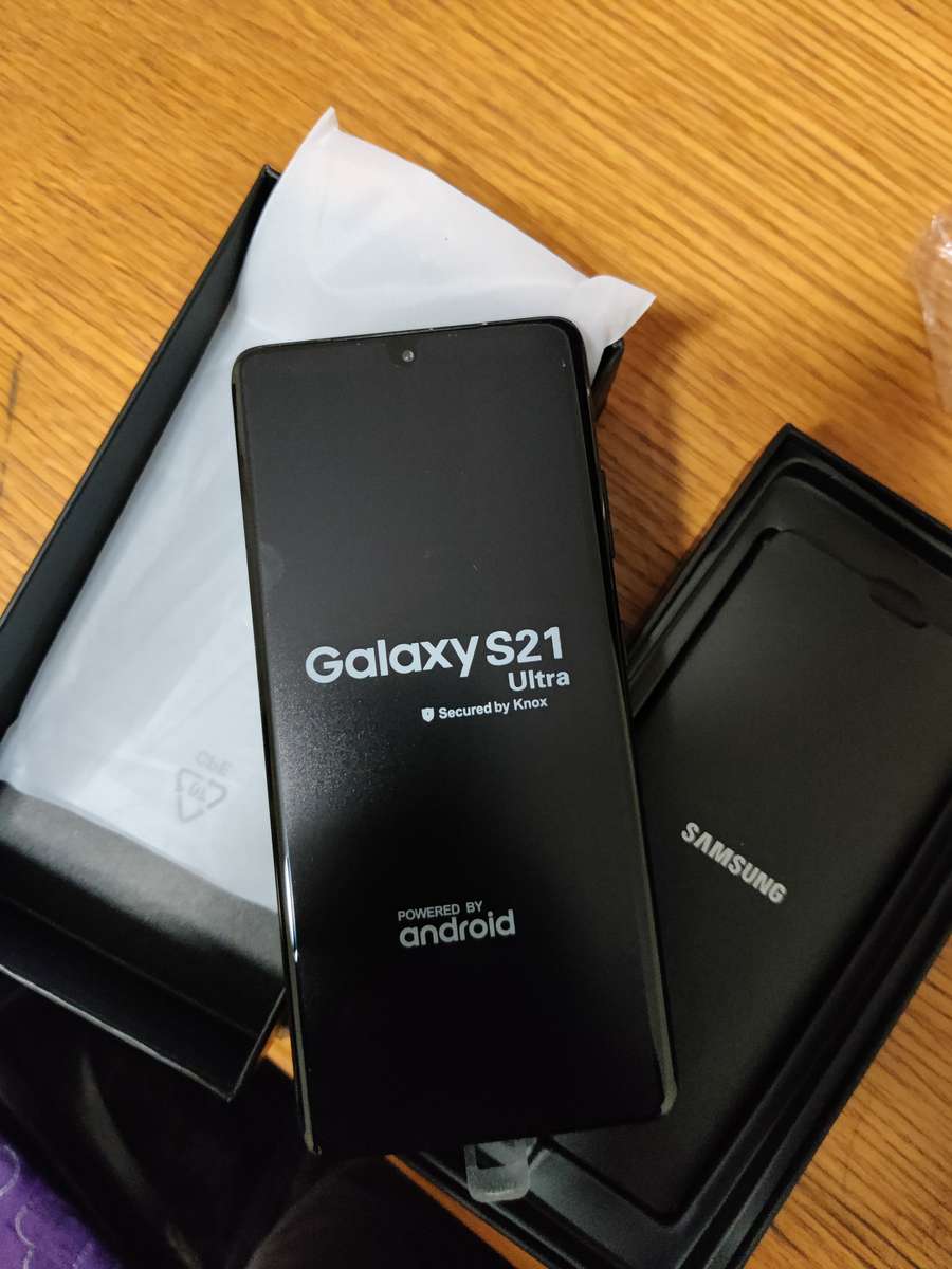 Samsung Galaxy S21 Ultra 5G 128GB - (Refurbished) - Phantom Black + Box and extras