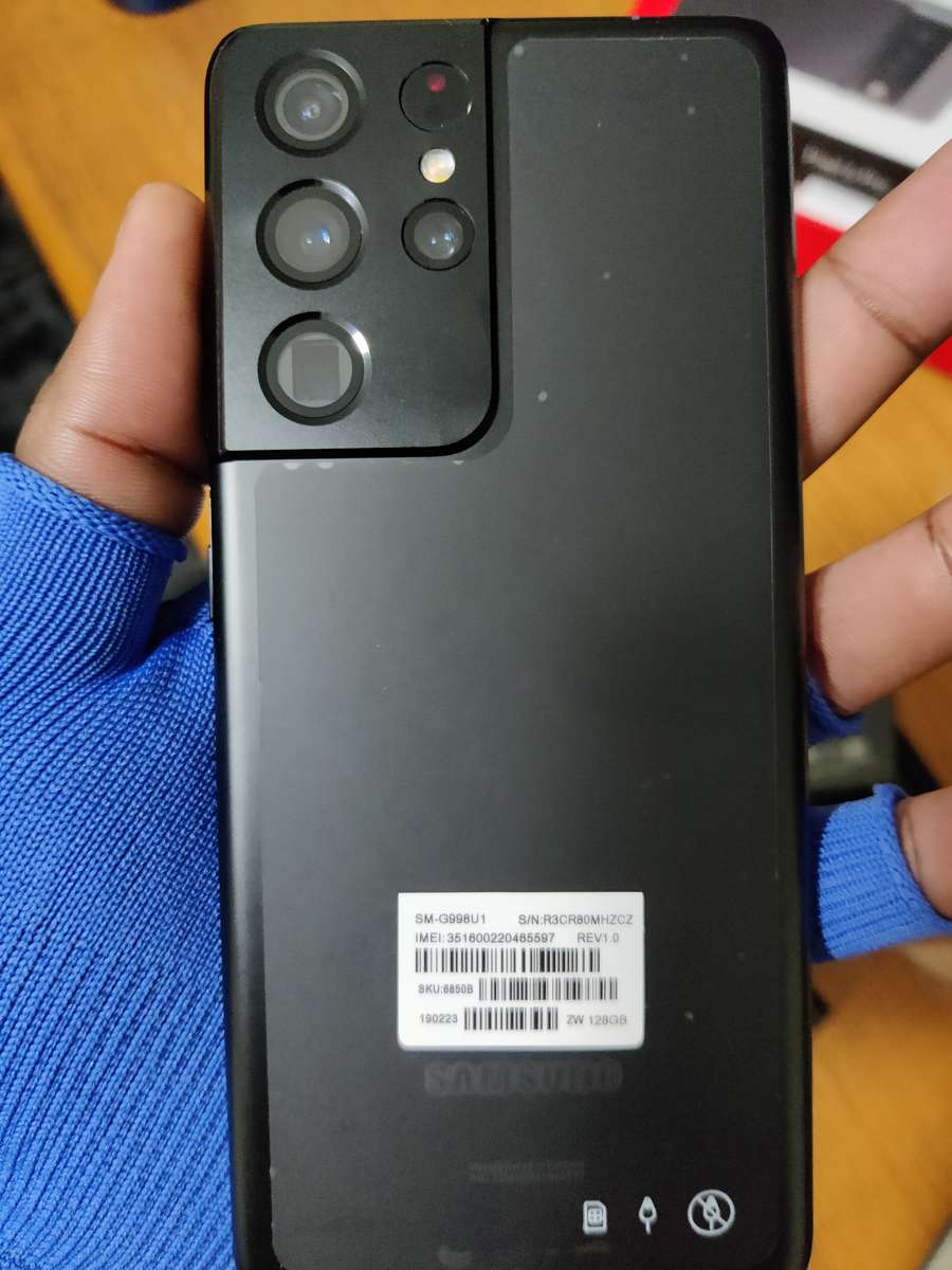 Samsung Galaxy S21 Ultra 5G 128GB - (Refurbished) - Phantom Black + Box and extras