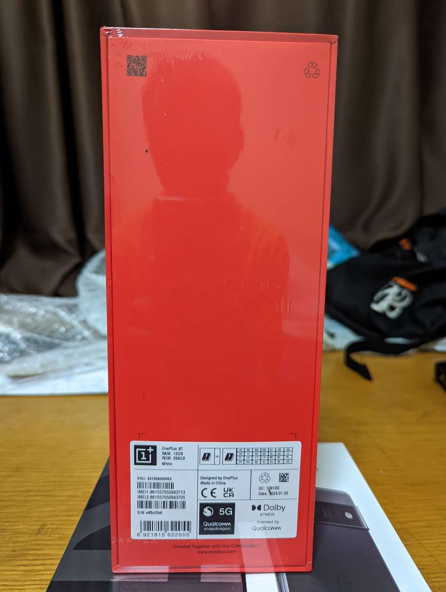 OnePlus 8T 12+256GB Global version 5G - Lunar Silver + Box and extras