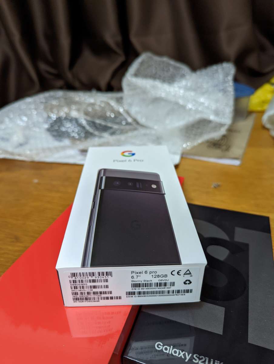Google Pixel 6 Pro 5G 128G - (Refurbished) - Stormy Black + Box and Extras