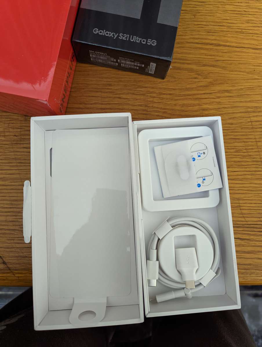 Google Pixel 6 Pro 5G 128G - (Refurbished) - Stormy Black + Box and Extras