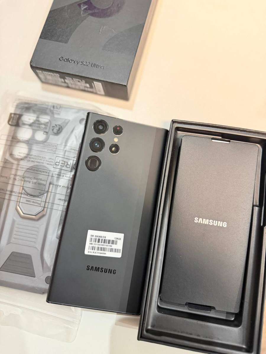 Samsung Galaxy S22 Ultra 128GB  Dual SIM  (Refurbished) + FREE Case + Box & Extras
