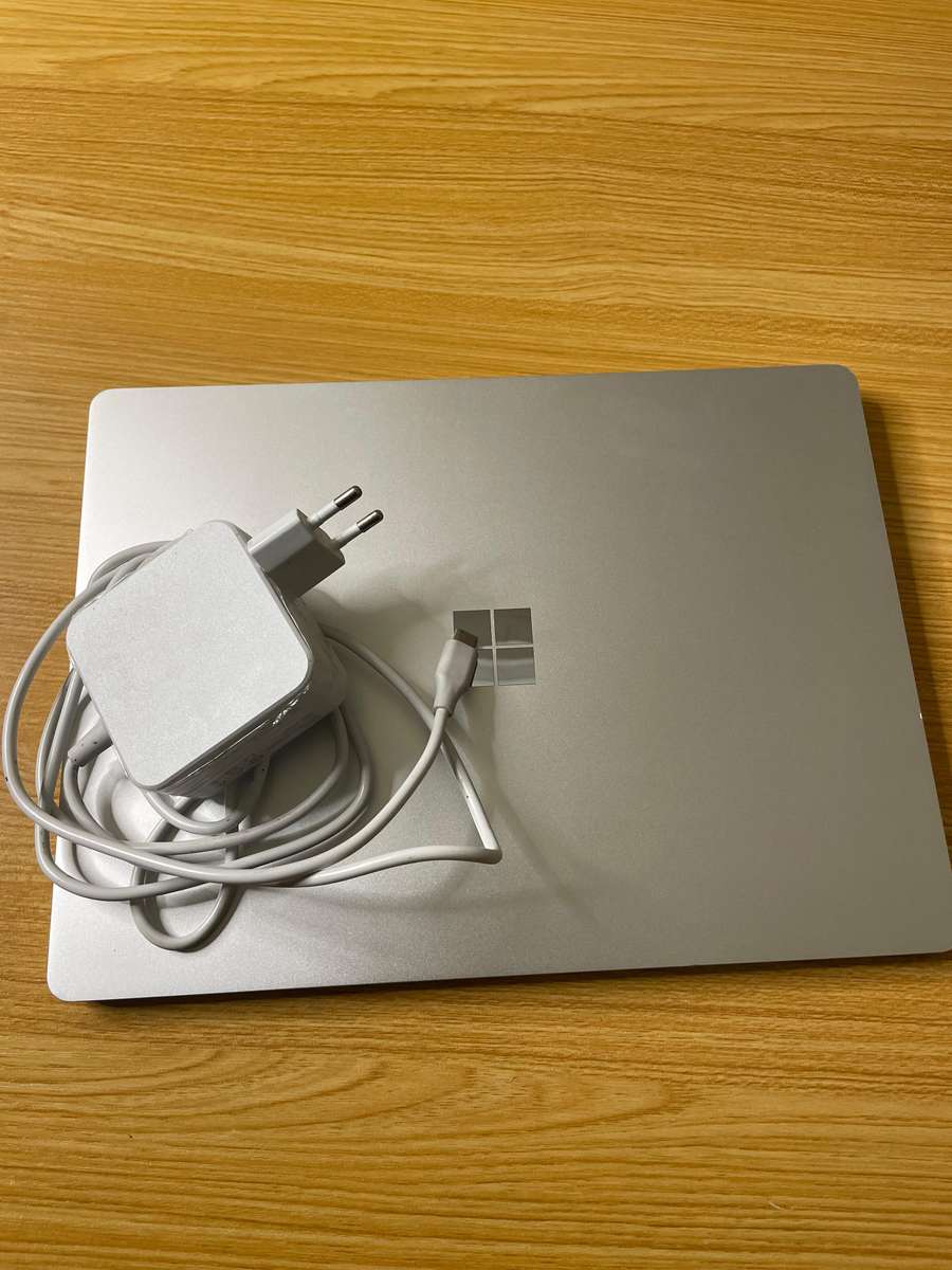 Microsoft Surface Laptop Go - i5 - 1035G1 CPU - 8 GB - RAM - 256 GB SSD