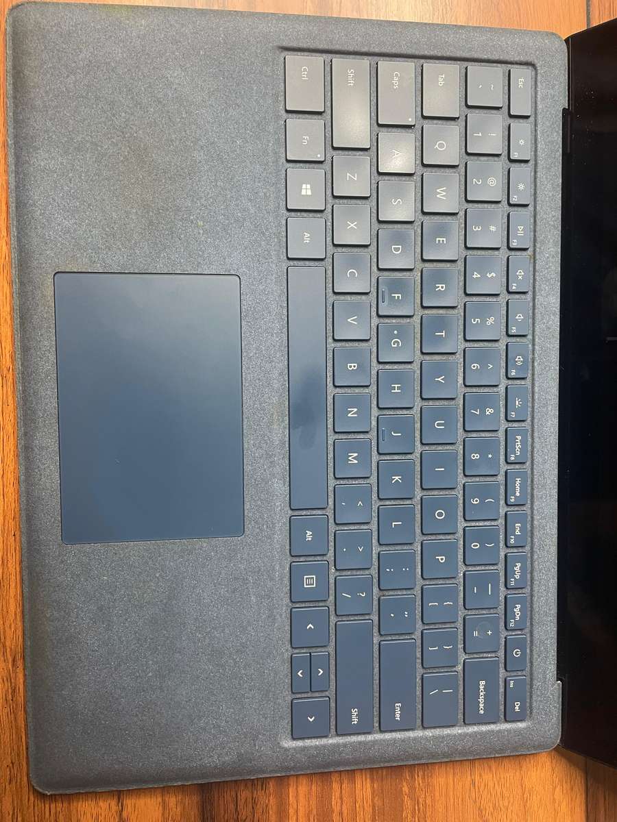 Microsoft Surface Laptop 2 i5-8250U-8GB RAM-256GB Cobalt Blue